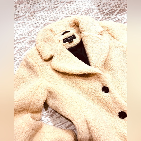 LIZ CLAIBORNE TEDDY COAT. (MED) - Picture 4 of 14